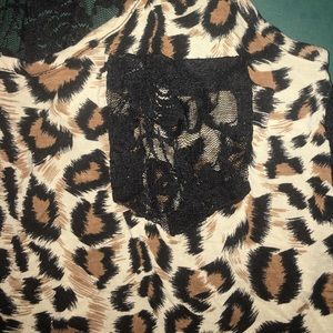 SOLD ‼️ 🐆leopard&lace tank